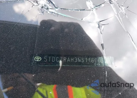 2022 Toyota Highlander L из США, поврежденный, VIN 5TDCZRAH3NS116065